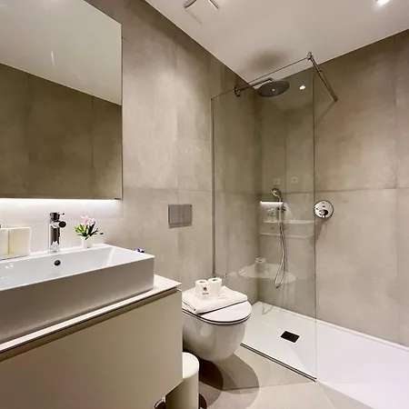 Prestige With Pool By Homing Apartmán
