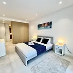 Prestige With Pool By Homing Appartement