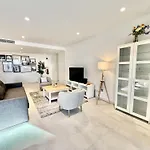Prestige With Pool By Homing