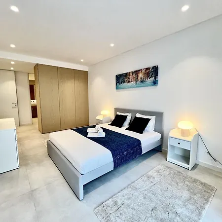 Prestige With Pool By Homing Apartment