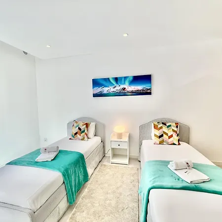 Apartment Prestige With Pool By Homing