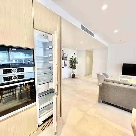 Prestige With Pool By Homing Apartment