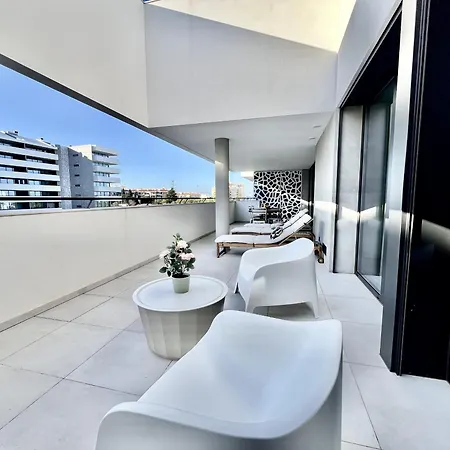 Prestige With Pool By Homing *