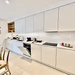 Prestige With Pool By Homing Daire Lagos